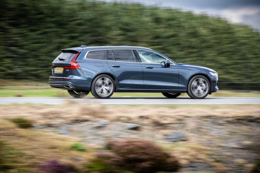  Volvo V60 D3 Inscription 2018 года  (UK) (фото 22 из 40)